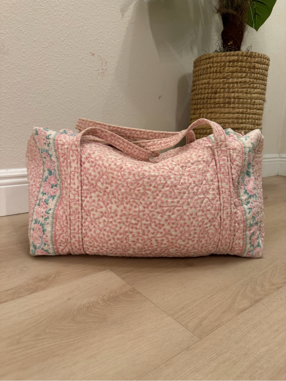 Vera Bradley Pink Delft Quilted Duffle Bag - Picture 1 of 13